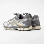 Trainers ASICS Unisex GEL-CUMULUS 16 Cream/Clay Grey