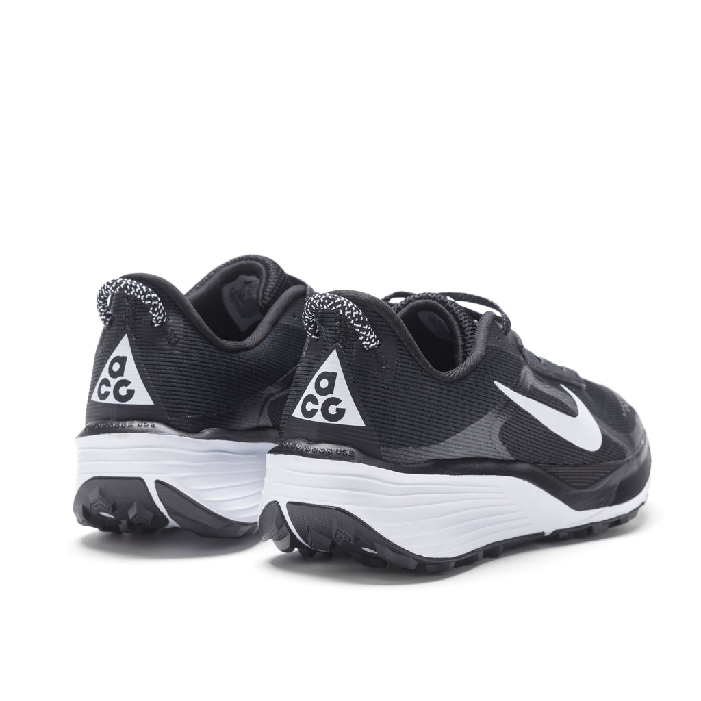 NIKE ACG PEGASUS
Black/ Summit White-Anthracite