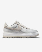 Nike Air Force 1 Luxe